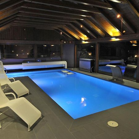 Apartamentos Pessets Adelaida Sort Dış mekan fotoğraf