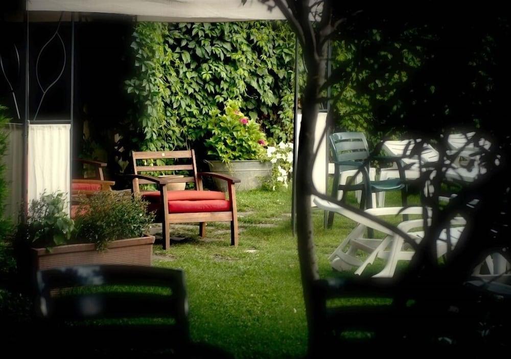 Apartamentos Pessets Adelaida Sort Dış mekan fotoğraf