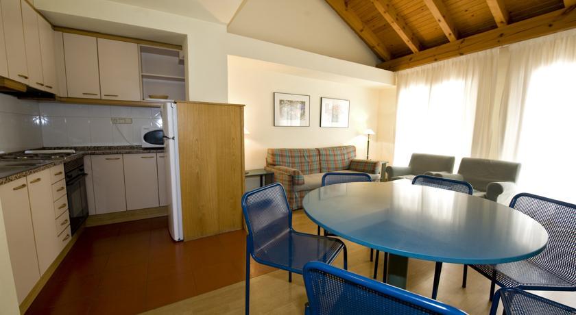 Apartamentos Pessets Adelaida Sort Dış mekan fotoğraf