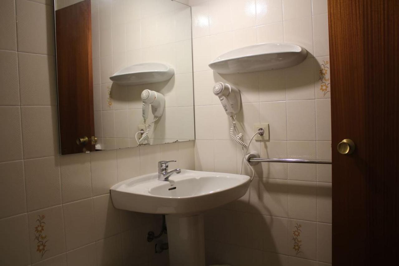 Apartamentos Pessets Adelaida Sort Dış mekan fotoğraf