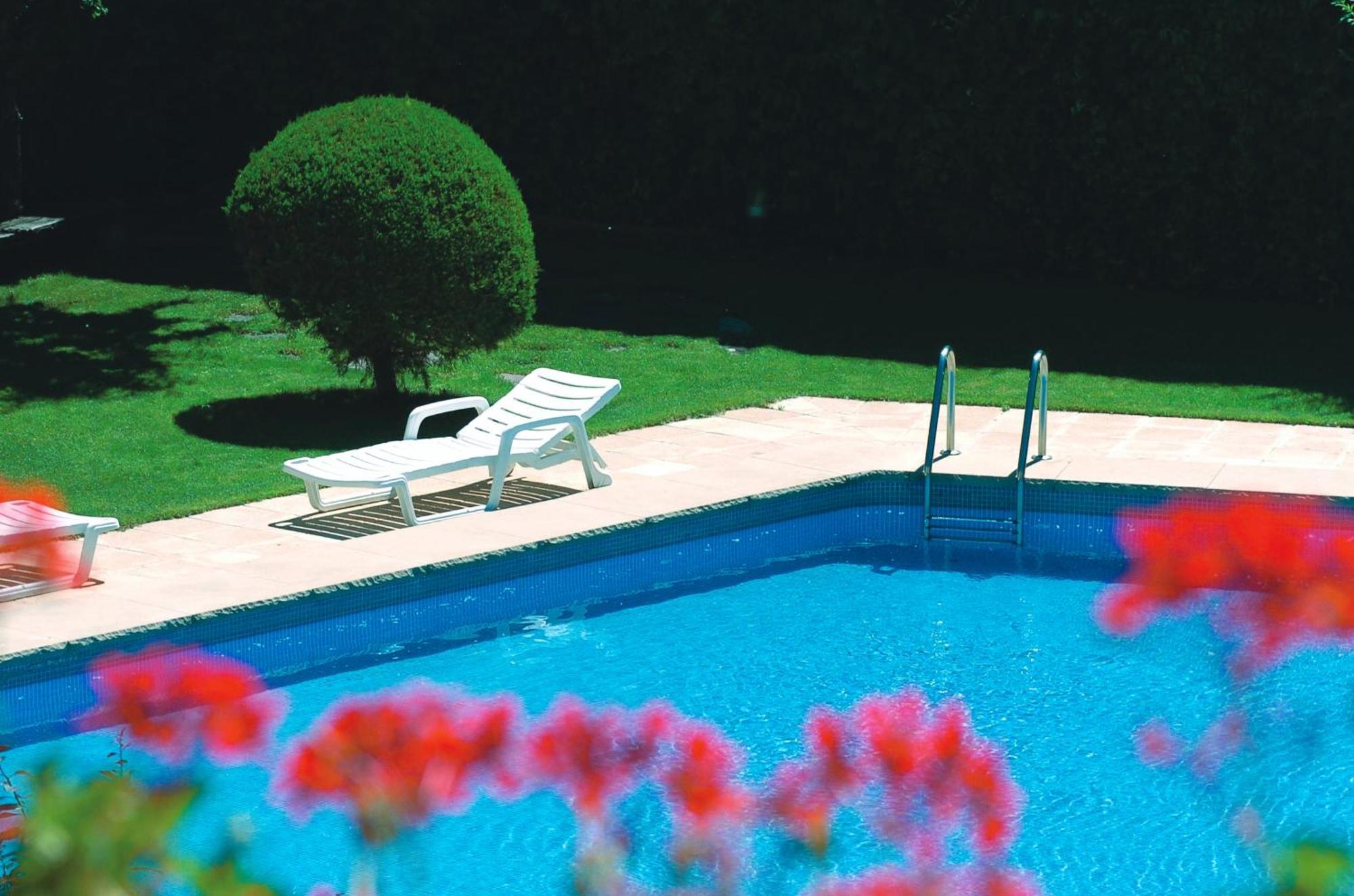 Apartamentos Pessets Adelaida Sort Dış mekan fotoğraf