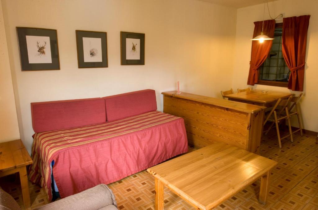 Apartamentos Pessets Adelaida Sort Oda fotoğraf